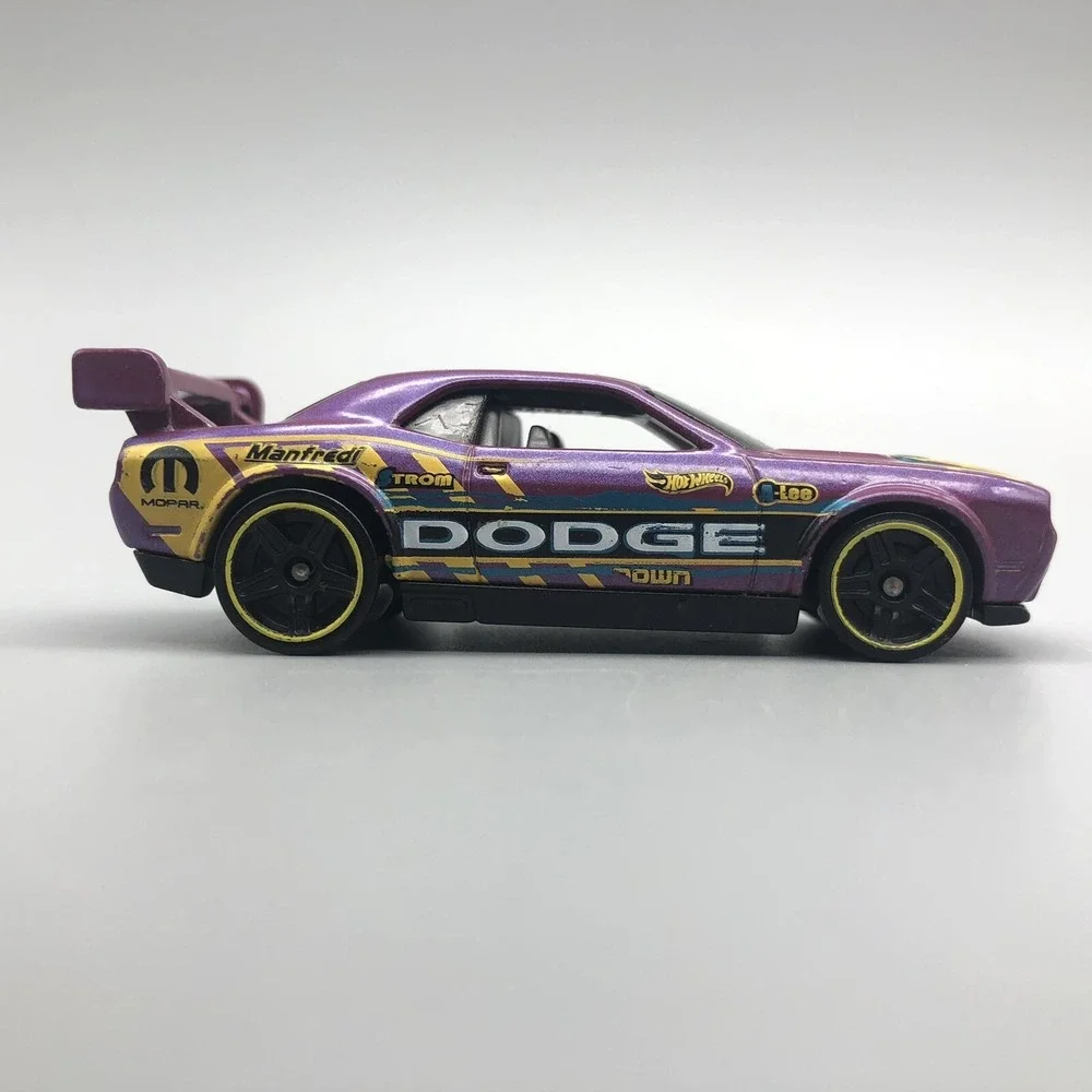 Hot Wheels Dodge Challenger Drift Car Purple Diecast‎ 1/64 HW Speed Graphics